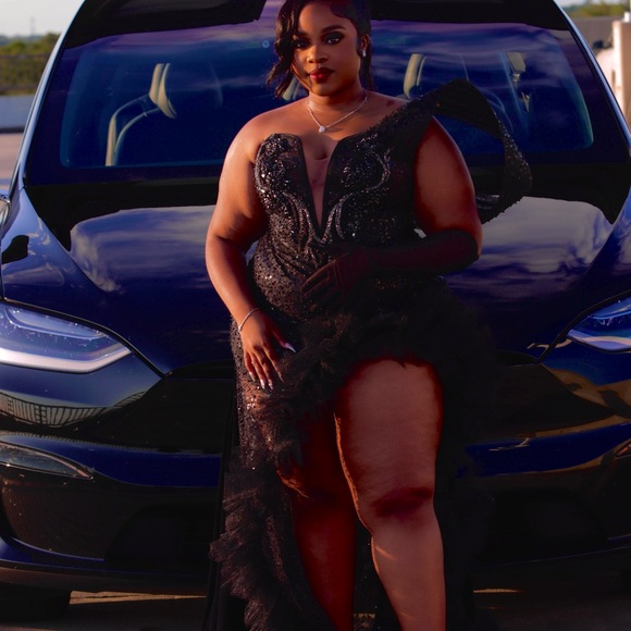 Black customized prom dress